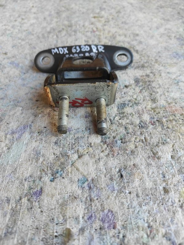 Петля крышки багажника задняя правая MDX (YD2) 06-13 2010 Внедорожник 3.7 J37A1