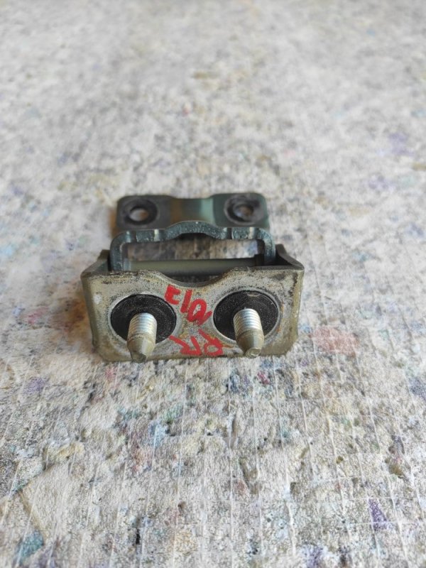 Петля крышки багажника задняя правая SUBARU OUTBACK 09-14 BR 2.5 EJ253