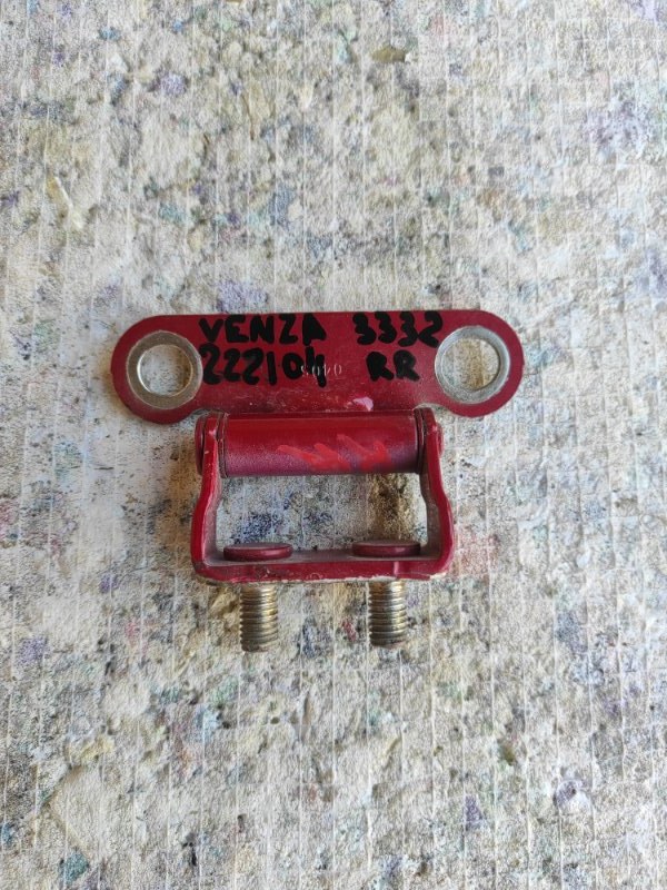 Петля крышки багажника задняя правая TOYOTA VENZA 09-16 2015 Минивэн 3.5 2GR-FE 68810-02060 Б/У