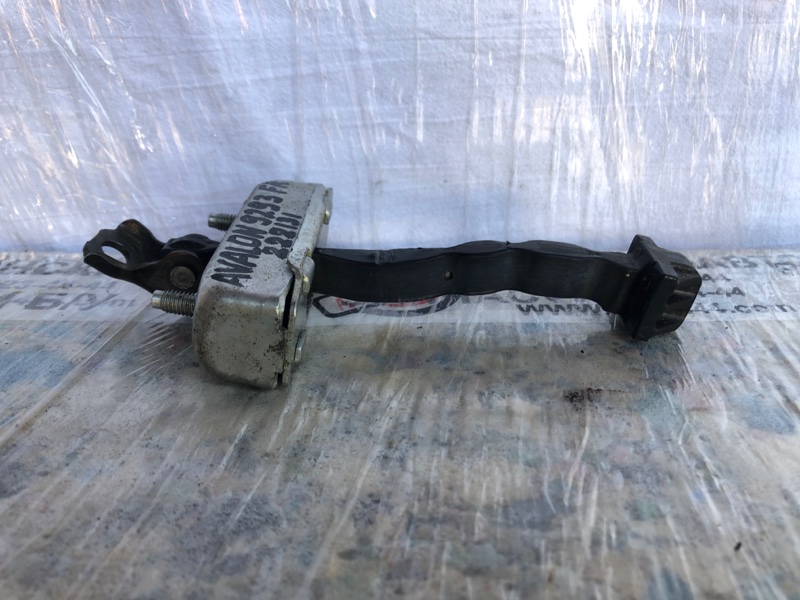 Ограничитель двери передний правый TOYOTA AVALON 05-12 Седан 3.5 2GR-FE