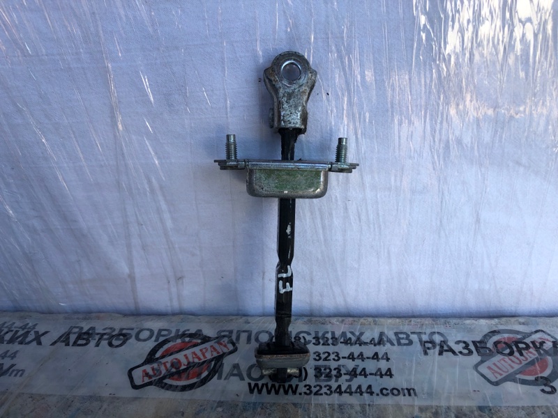 Ограничитель двери передний левый SUBARU OUTBACK 09-14 BR 2010 2.5 EJ253 61124AJ010 Б/У