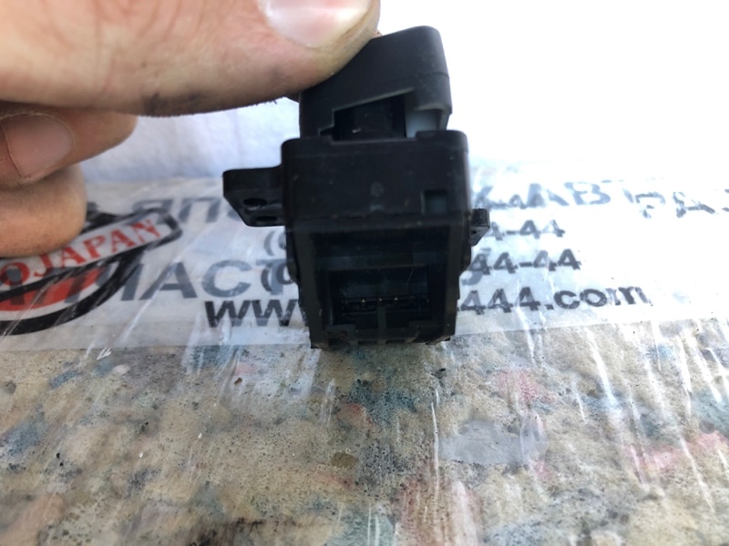 Кнопка центрального замка передняя правая MDX (YD2) 06-13 2009 Внедорожник 3.7 J37A1