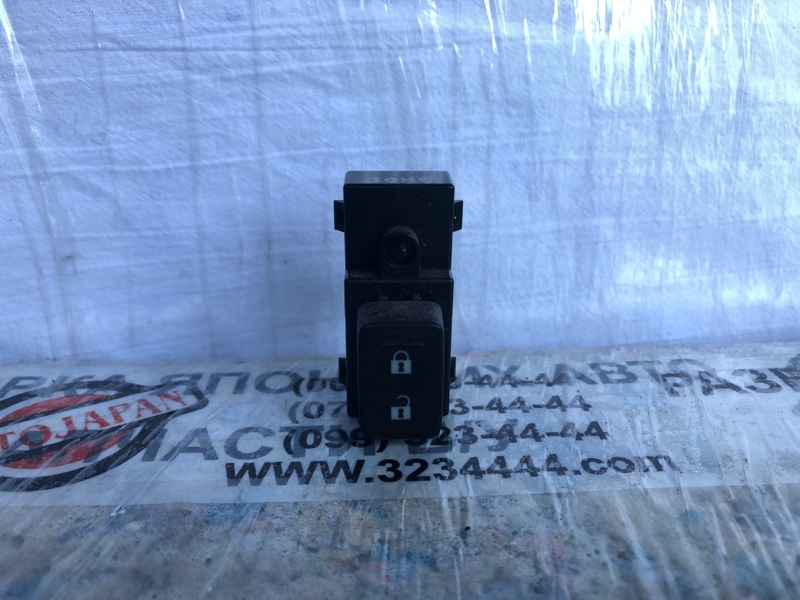 Запчасть кнопка центрального замка передняя правая MAZDA CX-5 (KE) 11-17 2014 Внедорожник 2.5 KD35-66-660 Б/У Кнопка центрального замка передняя правая MAZDA CX-5 (KE) 11-17 2014 Внедорожник 2.5 KD35-66-660 Б/У