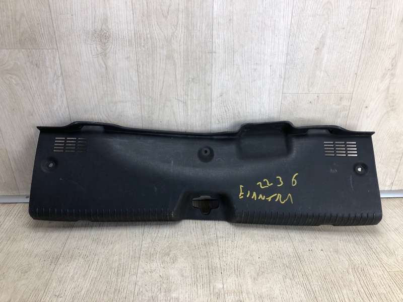 Накладка панели багажника внутренняя HYUNDAI ELANTRA MD 10-15 2011 MD 1.8 G4NB 85770-3Y000RY Б/У