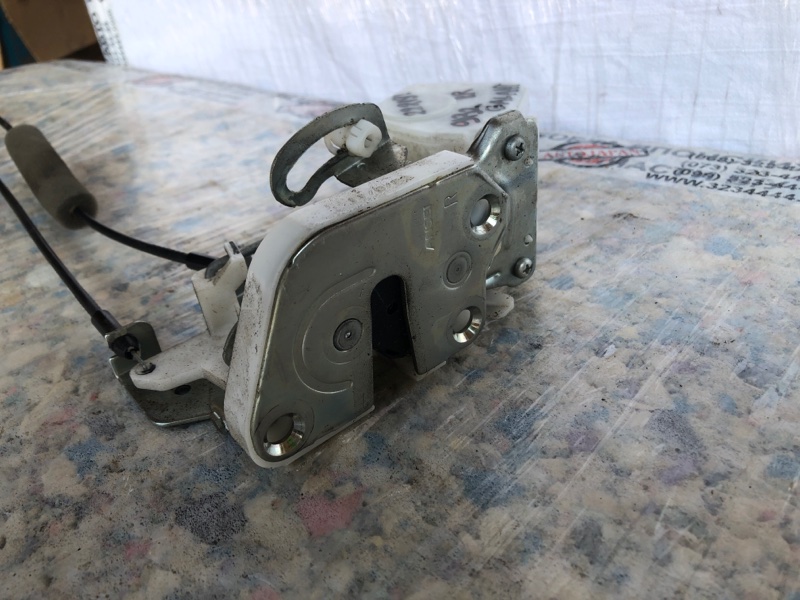 Замок двери задний правый MITSUBISHI GALANT 03-12 Седан 2.4 4G69 Замок двери задний правый MITSUBISHI GALANT 03-12 Седан 2.4 4G69