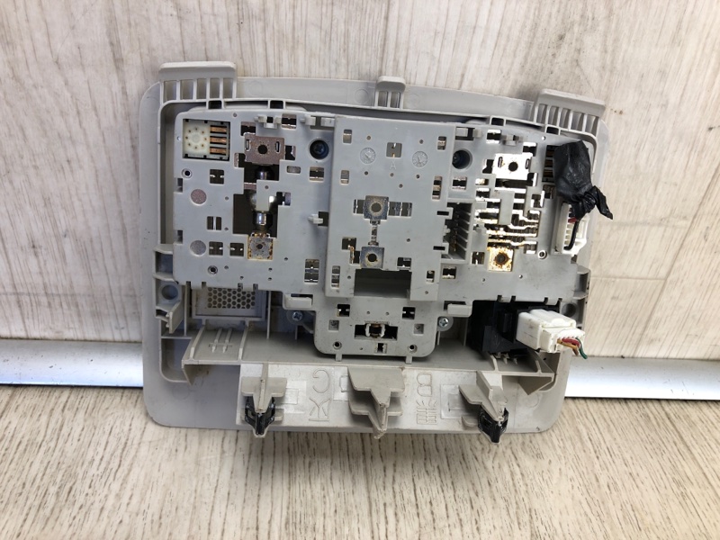 Плафон салона 3 BM 13-19 2014 BM 2.0 PE-VPS Плафон салона 3 BM 13-19 2014 BM 2.0 PE-VPS