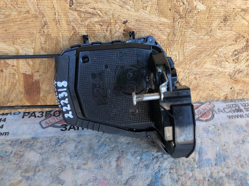 Замок двери задний правый TOYOTA AVALON 05-12 Седан 3.5 2GR-FE