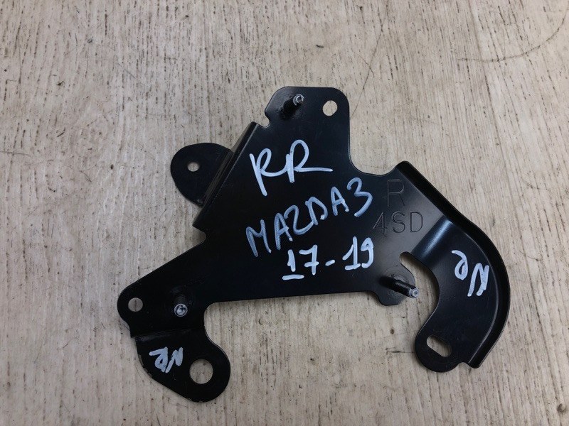 Запчасть кронштейн кузова задний правый MAZDA 3 BM 13-19 2014 BM 2.0 PE-VPS GJR9-67-Y30B Б/У Кронштейн кузова задний правый MAZDA 3 BM 13-19 2014 BM 2.0 PE-VPS GJR9-67-Y30B Б/У