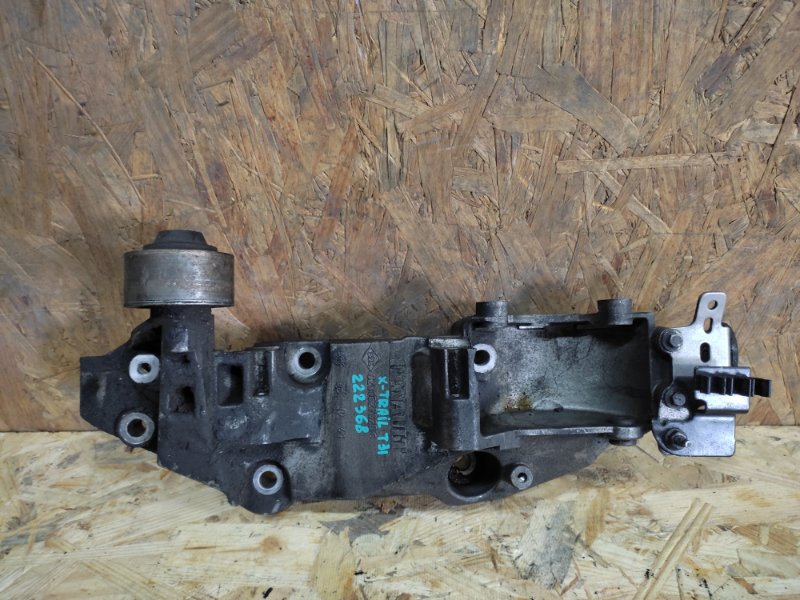 Кронштейн генератора NISSAN X-TRAIL T31 07-14 T31 2.0 8200527320 Б/У