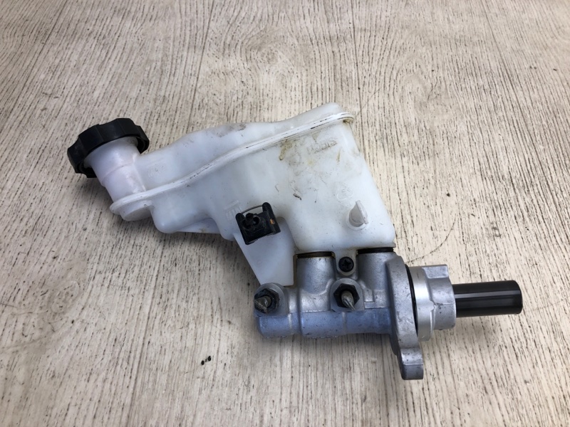 Запчасть главный тормозной цилиндр KIA FORTE YD 12- 2013 YD 1.8 G4NB 58510-A7200 Б/У Главный тормозной цилиндр KIA FORTE YD 12- 2013 YD 1.8 G4NB 58510-A7200 Б/У