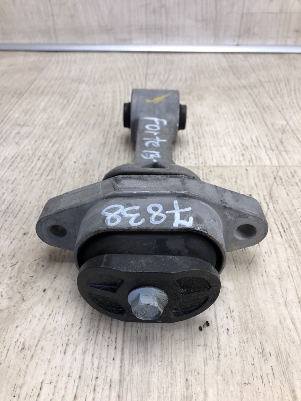 Подушка двигателя нижняя передняя FORTE YD 12- 2013 YD 1.8 G4NB Подушка двигателя нижняя передняя FORTE YD 12- 2013 YD 1.8 G4NB