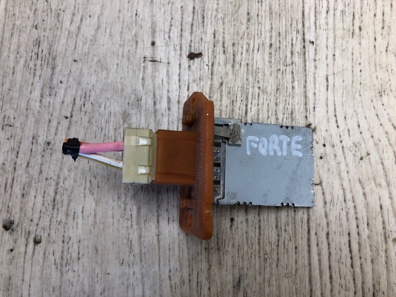 Резистор печки FORTE YD 12- 2013 YD 1.8 G4NB Резистор печки FORTE YD 12- 2013 YD 1.8 G4NB