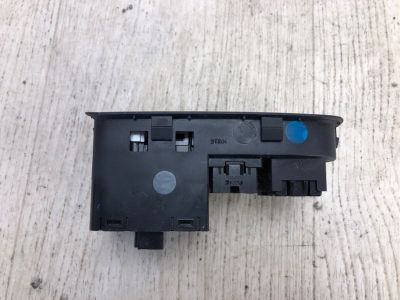 Блок кнопок торпедо KIA FORTE YD 12- YD 1.8 G4NB