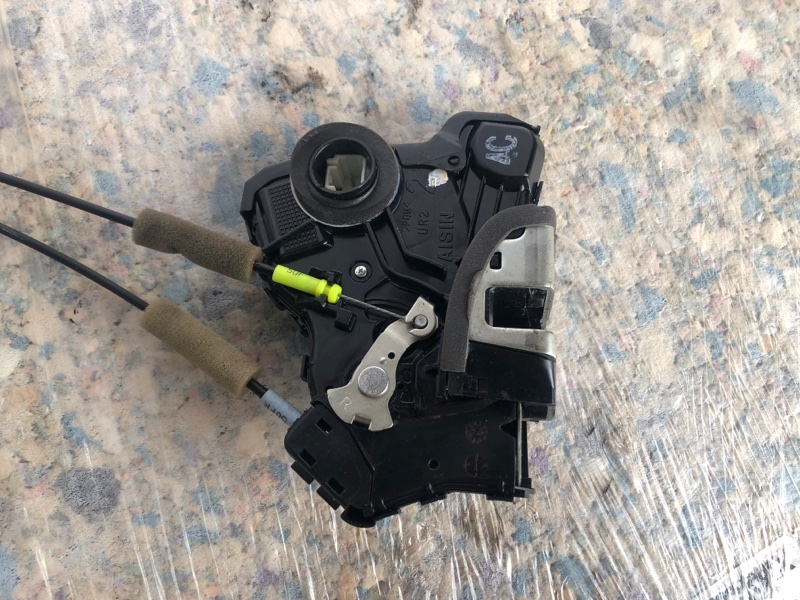 Замок двери передний правый CAMRY 40 06-11 2009 Седан 2.4 2AZFXE