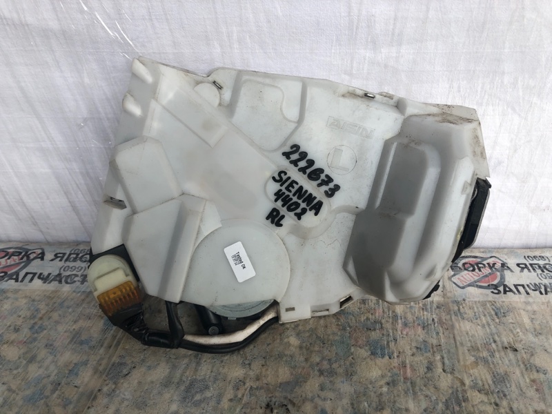 Замок двери боковой задний левый SIENNA 11-16 2015 Минивэн 3.5 2GR-FE