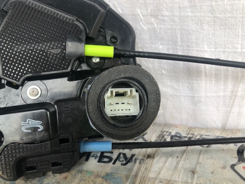 Замок двери задний левый VENZA 09-16 2015 Минивэн 3.5 2GR-FE Замок двери задний левый VENZA 09-16 2015 Минивэн 3.5 2GR-FE