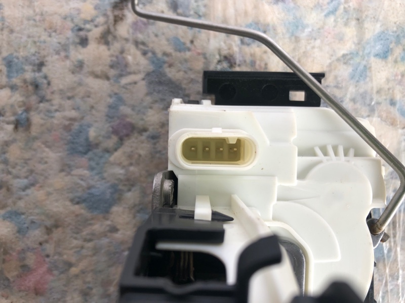 Замок двери передний левый INFINITI QX30 16-20 Внедорожник 2.0 20PET Замок двери передний левый INFINITI QX30 16-20 Внедорожник 2.0 20PET