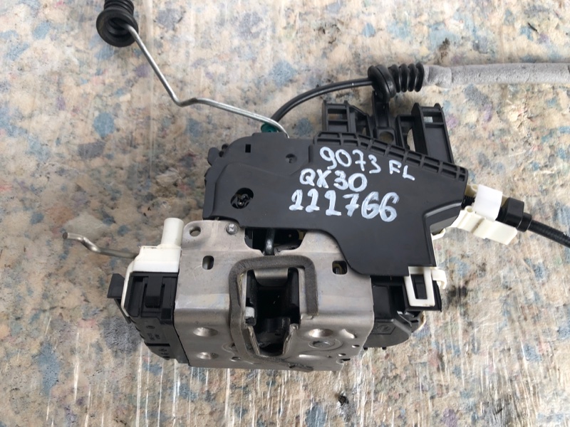 Замок двери передний левый QX30 16-20 2019 Внедорожник 2.0 20PET Замок двери передний левый QX30 16-20 2019 Внедорожник 2.0 20PET