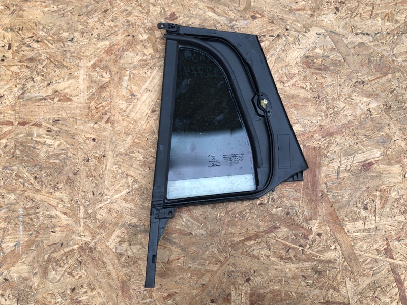 Стекло двери глухое заднее правое INFINITI QX30 16-20 Внедорожник 2.0 20PET