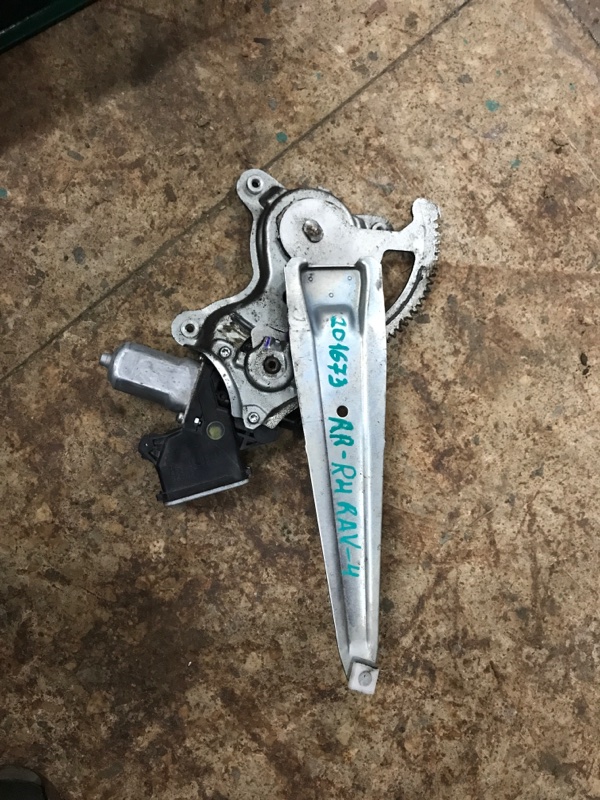 Стеклоподъемник задний правый TOYOTA RAV4 05-12 6980342040 Б/У