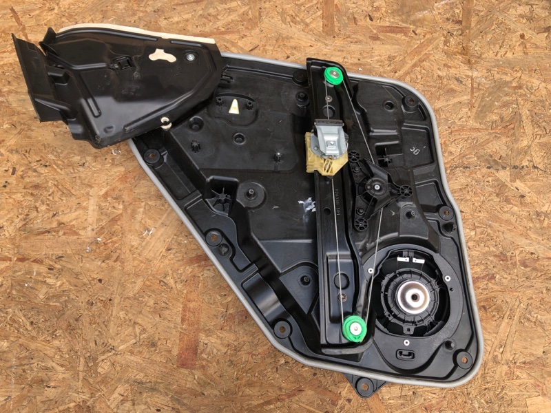 Стеклоподъемник задний правый QX30 16-20 2019 Внедорожник 2.0 20PET Стеклоподъемник задний правый QX30 16-20 2019 Внедорожник 2.0 20PET