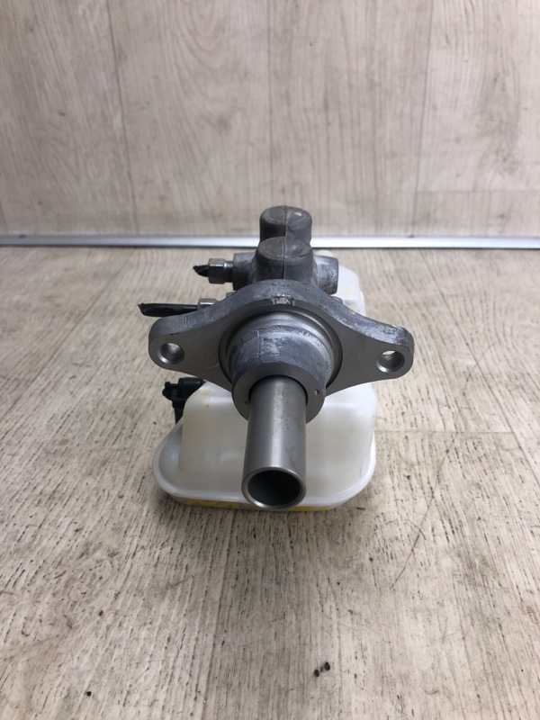 Главный тормозной цилиндр PATRIOT 10-17 2015 MK74 2.4 ED3 Главный тормозной цилиндр PATRIOT 10-17 2015 MK74 2.4 ED3