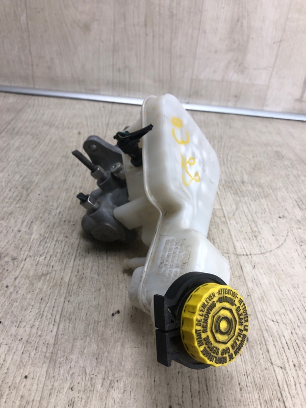 Главный тормозной цилиндр PATRIOT 10-17 2015 MK74 2.4 ED3 Главный тормозной цилиндр PATRIOT 10-17 2015 MK74 2.4 ED3