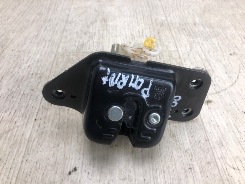 Запчасть замок крышки багажника JEEP PATRIOT 10-17 2015 MK74 2.4 ED3 4589181AG Б/У Замок крышки багажника JEEP PATRIOT 10-17 2015 MK74 2.4 ED3 4589181AG Б/У