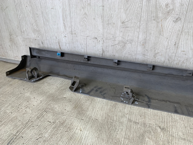 Накладка порога наружная правая 200 14-16 2016 UF 2.4 ED6