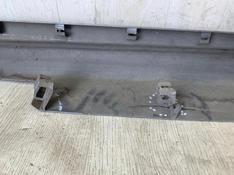 Накладка порога наружная правая 200 14-16 2016 UF 2.4 ED6