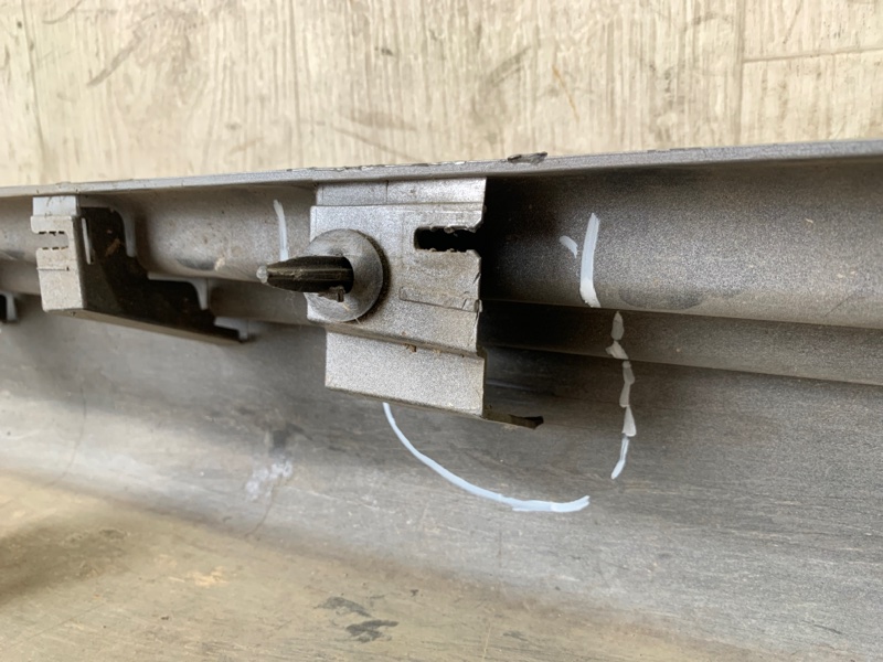 Накладка порога наружная левая 200 14-16 2016 UF 2.4 ED6