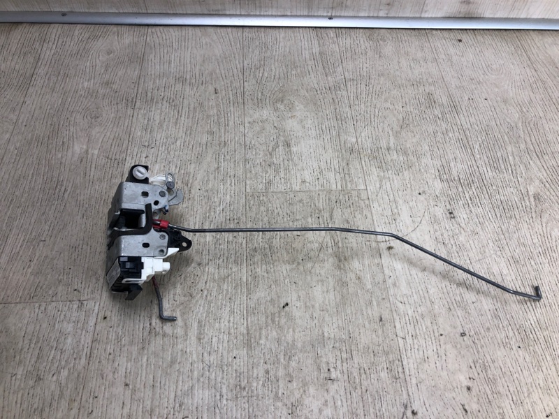 Замок двери задний правый JEEP PATRIOT 10-17 MK74 2.4 ED3 Замок двери задний правый JEEP PATRIOT 10-17 MK74 2.4 ED3