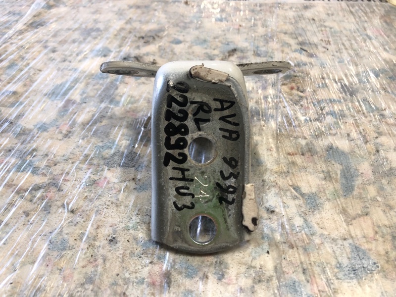 Петля двери нижняя задняя левая TOYOTA AVALON 05-12 2007 Седан 3.5 2GR-FE 68780-04010 Б/У