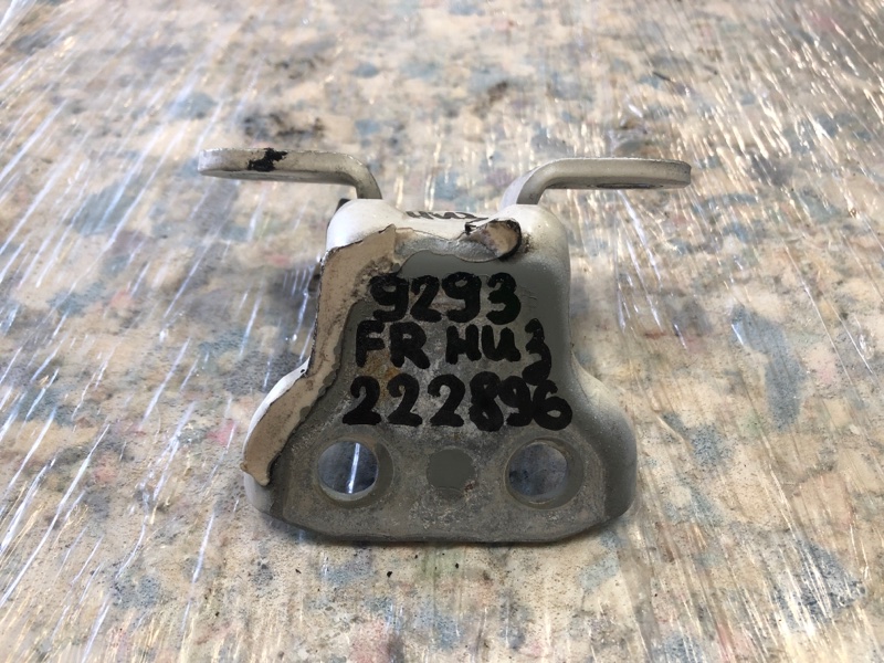 Петля двери нижняя передняя правая TOYOTA AVALON 05-12 2007 Седан 3.5 2GR-FE 68730-AC010 Б/У