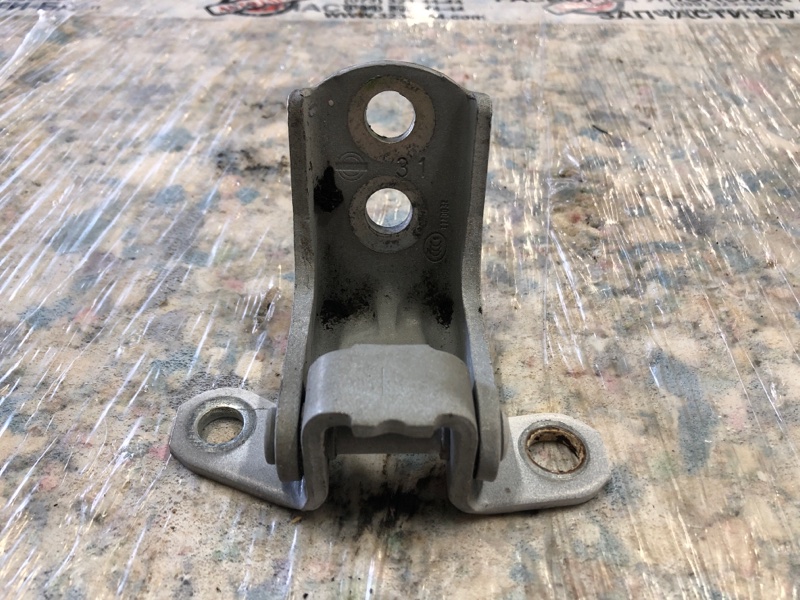 Петля двери нижняя передняя левая INFINITI QX60/JX35 12-20 Внедорожник 3.5