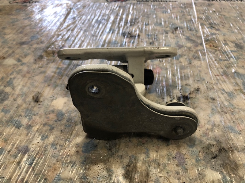 Петля двери нижняя передняя левая INFINITI QX30 16-20 Внедорожник 2.0 20PET Петля двери нижняя передняя левая INFINITI QX30 16-20 Внедорожник 2.0 20PET