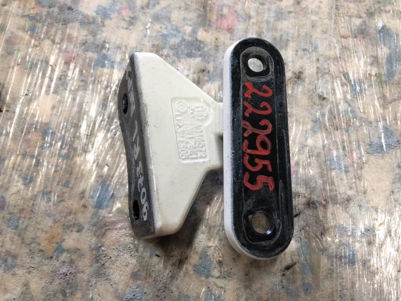 Петля двери верхняя задняя левая QX30 16-20 2019 Внедорожник 2.0 20PET