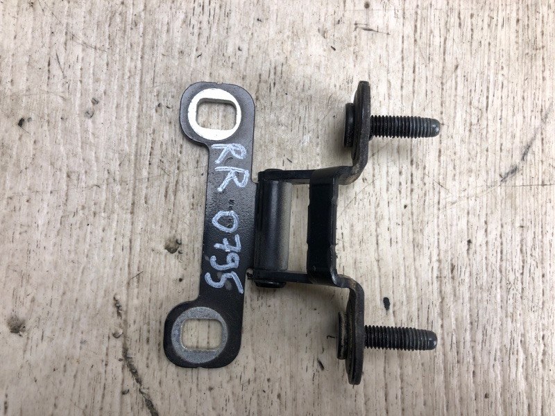 Запчасть петля крышки багажника JEEP PATRIOT 10-17 2014 MK74 2.4 ED3 5116483AC Б/У Петля крышки багажника JEEP PATRIOT 10-17 2014 MK74 2.4 ED3 5116483AC Б/У