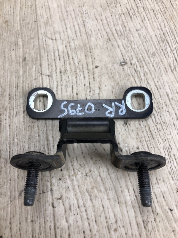 Петля крышки багажника JEEP PATRIOT 10-17 MK74 2.4 ED3 Петля крышки багажника JEEP PATRIOT 10-17 MK74 2.4 ED3