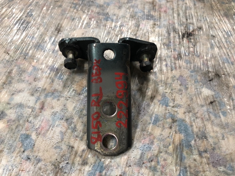 Петля двери верхняя задняя левая MITSUBISHI OUTLANDER 03-07 2006 Внедорожник 2.4 4G69 MR302271 Б/У