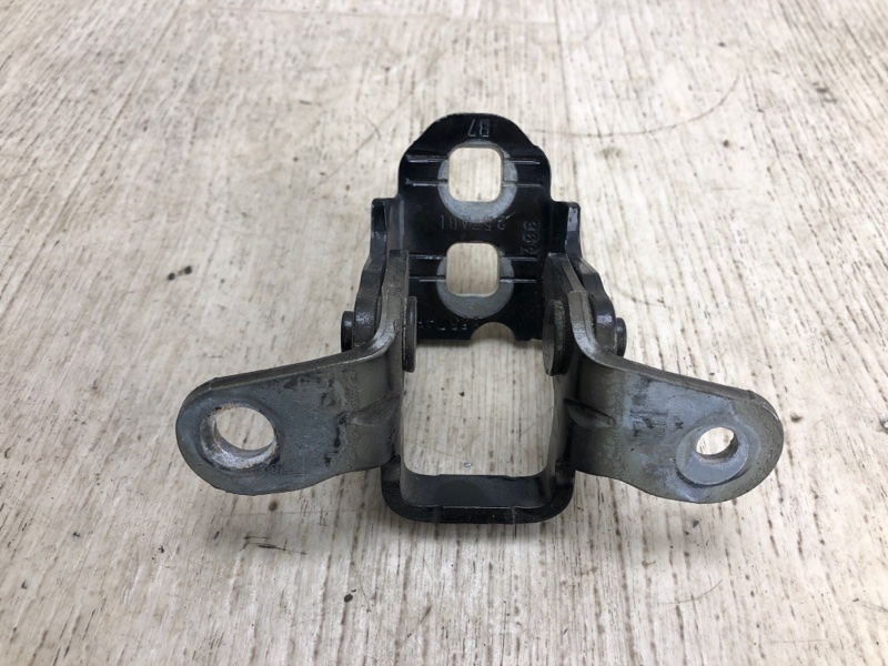 Петля двери верхняя задняя левая JEEP PATRIOT 10-17 MK74 2.4 ED3 Петля двери верхняя задняя левая JEEP PATRIOT 10-17 MK74 2.4 ED3