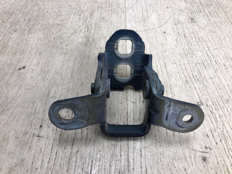 Петля двери верхняя передняя левая JEEP PATRIOT 10-17 MK74 2.4 ED3 Петля двери верхняя передняя левая JEEP PATRIOT 10-17 MK74 2.4 ED3