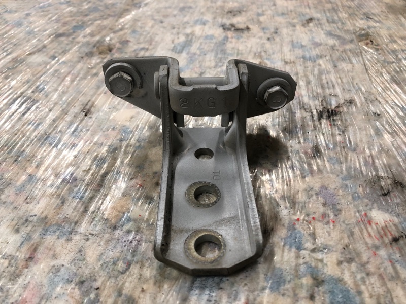 Петля двери верхняя передняя правая MITSUBISHI GALANT 03-12 Седан 2.4 4G69 Петля двери верхняя передняя правая MITSUBISHI GALANT 03-12 Седан 2.4 4G69