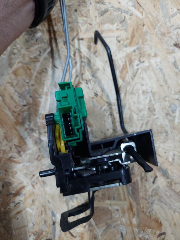 Замок двери задний левый ACCENT RB 10- 2013 Хетчбек 1.6 Замок двери задний левый ACCENT RB 10- 2013 Хетчбек 1.6