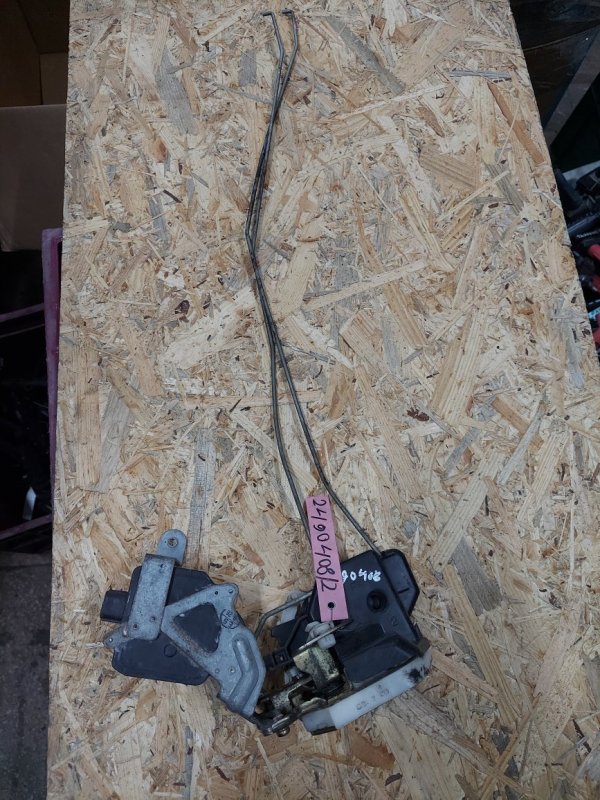 Запчасть замок двери задний левый MITSUBISHI OUTLANDER 03-07 2004 Внедорожник 2.4 MR970621 Б/У Замок двери задний левый MITSUBISHI OUTLANDER 03-07 2004 Внедорожник 2.4 MR970621 Б/У