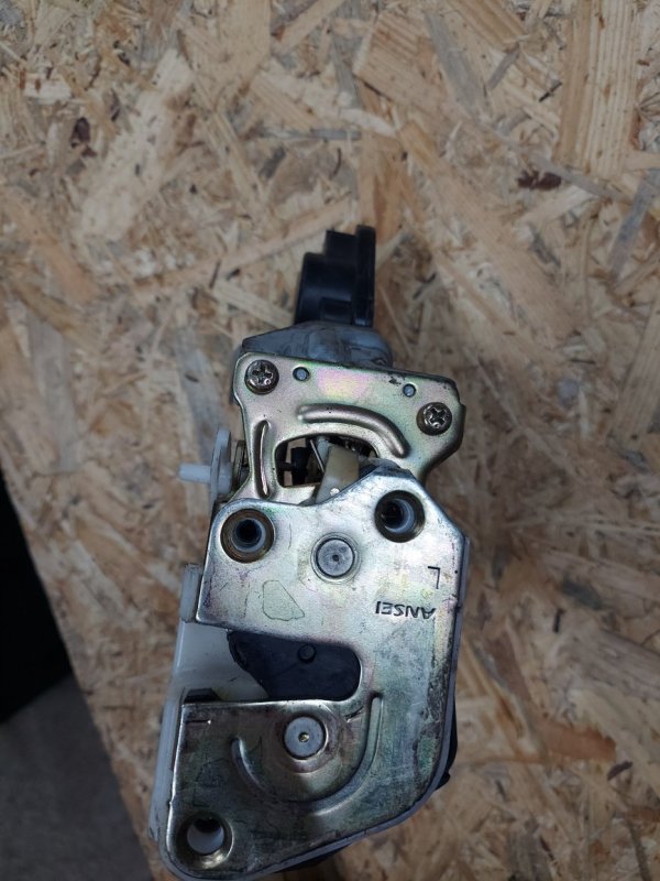 Замок двери задний левый OUTLANDER 03-07 2004 Внедорожник 2.4 Замок двери задний левый OUTLANDER 03-07 2004 Внедорожник 2.4