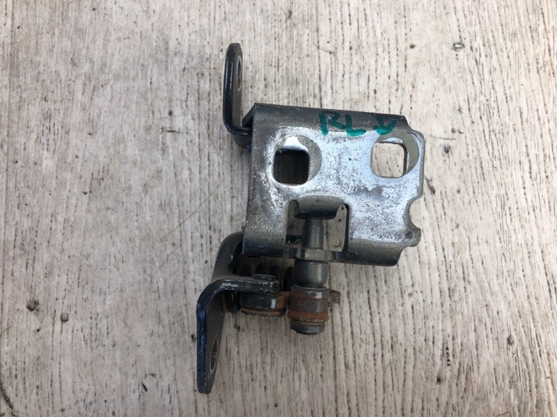 Запчасть петля двери нижняя задняя левая JEEP PATRIOT 10-17 2010 MK74 2.0 ECN 5115713AK Б/У Петля двери нижняя задняя левая JEEP PATRIOT 10-17 2010 MK74 2.0 ECN 5115713AK Б/У