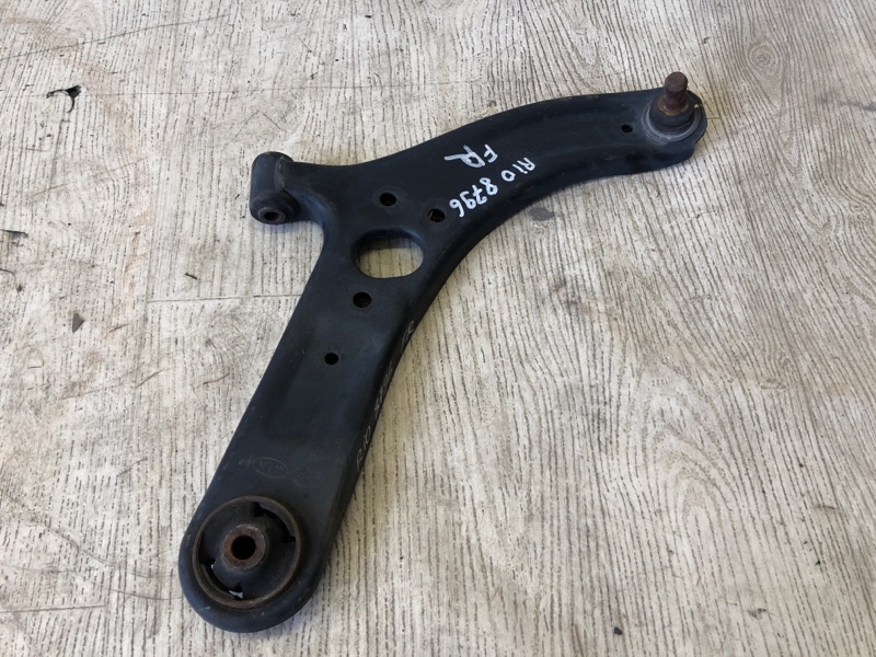 Запчасть рычаг передней подвески нижний правый KIA RIO UB 2011-2017 2012 UB 1.6 G4FD 54501-1W000 Б/У Рычаг передней подвески нижний правый KIA RIO UB 2011-2017 2012 UB 1.6 G4FD 54501-1W000 Б/У