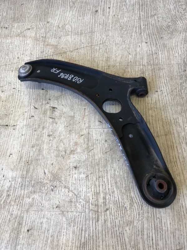 Рычаг передней подвески нижний правый RIO UB 2011-2017 2012 UB 1.6 G4FD Рычаг передней подвески нижний правый RIO UB 2011-2017 2012 UB 1.6 G4FD