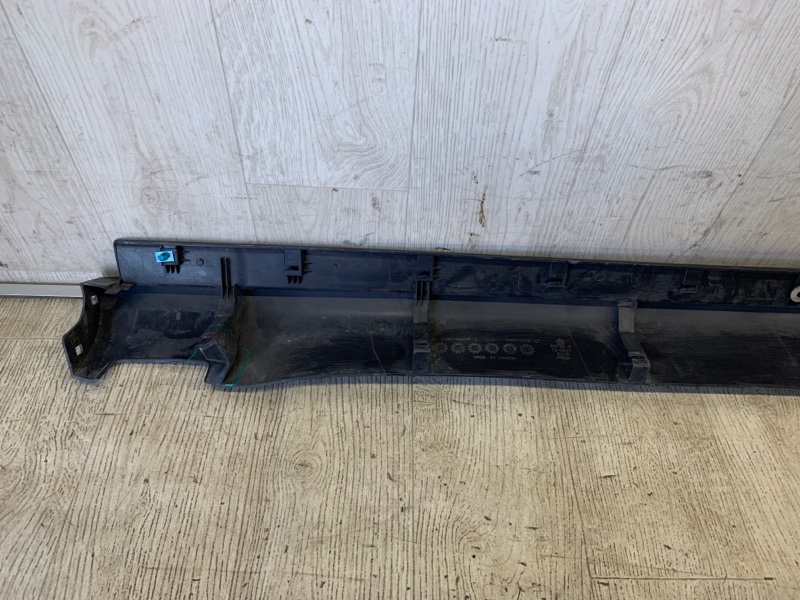 Накладка порога наружная левая CHEROKEE 14- 2017 KL 2.4 ED6 Накладка порога наружная левая CHEROKEE 14- 2017 KL 2.4 ED6